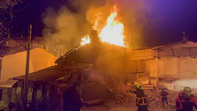 Çankırı’da ev yangını: İki ev kullanılmaz hale geldi!