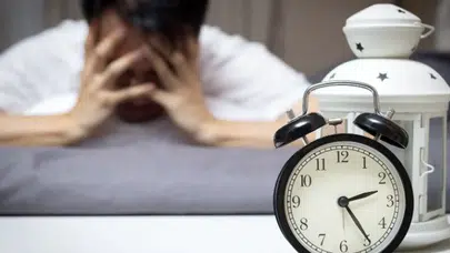 Uykusuzluğun nedeni yedikleriniz olabilir! Hangi yiyecekler uykusuzluk yapar?