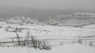 Kadırga yaylası beyaza büründü: Kar yağışı ulaşımı etkiledi