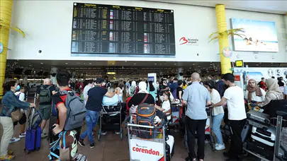 Havalimanında grev: Uçuşlar durdu