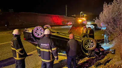 Adıyaman Kahta'da iki otomobil çarpıştı: 2 yaralı