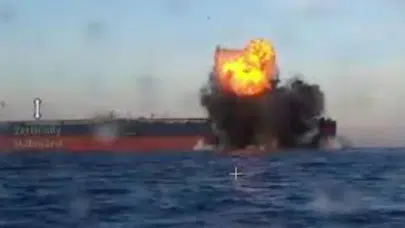 Ukrayna’dan Rusya'ya saldırı: Karadeniz'de tankerleri vurdu!