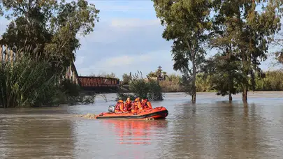 Arnavutluk'ta sel can aldı!
