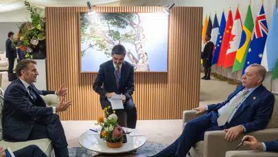 Cumhurbaşkanı Erdoğan, Fransa Cumhurbaşkanı Macron ile görüştü!