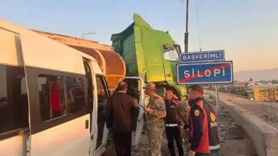 Şırnak'ta öğrenci servisi ile tanker çarpıştı: Çok sayıda yaralı var!