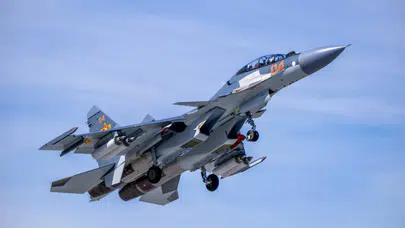 Rusya'da Su-30 savaş uçağı düştü: Mürettebat hayatını kaybetti