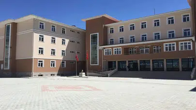 Malatya’da 12 yaşındaki öğrenci okulda kalp krizi geçirerek hayatını kaybetti