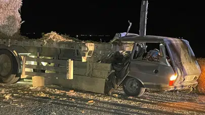 Karaman'da otomobil, tıra ok gibi saplandı: 2 ölü