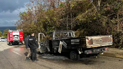 Sinop’ta kamyonet elektrik arızasıyla yandı
