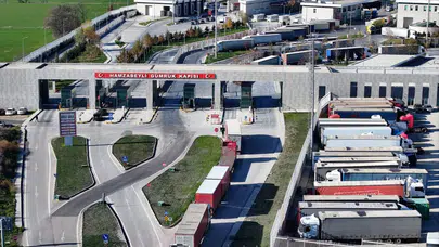 Yunanistan’daki çiftçi eylemleri sınır kapılarını kilitledi: Tır geçişleri aksadı