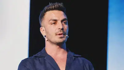 Fester Abdü kimdir, kaç yaşında ve aslen nereli? Taşacak Bu Deniz’de Çakır Uşak olarak tanınıyor!