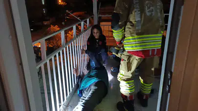 İskenderun’da balkondan düşme paniği: Yaşlı adam yaralandı
