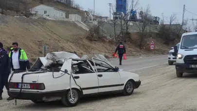 Adıyaman'da otomobil ve kepçe çarpıştı: 2 kişi yaralandı