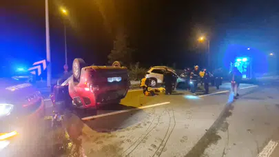 Rize'de iki otomobil çarpıştı: 5 kişi yaralandı