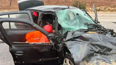 Kahramanmaraş'ta otomobiller çarpıştı: Doktor öldü, 2 kişi ağır yaralandı