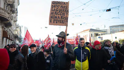 İtalya'da işçilerden protesto: Greve gittiler!