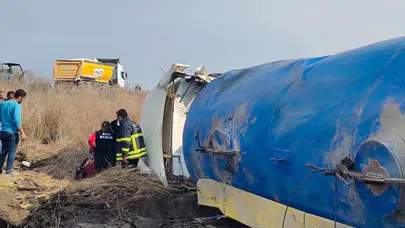 Adana’da tanker devrildi: 2 kişi yaralandı