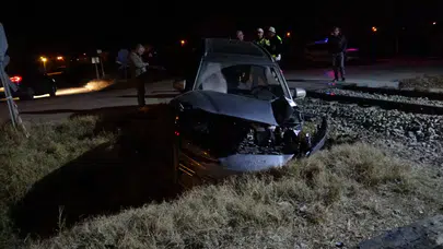 Malatya’da yük treni otomobile çarptı: 2'si çocuk 5 kişi yaralandı