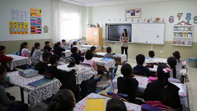 Okullar 4 gün mü olacak? Eğitim süresi kısalıyor mu?