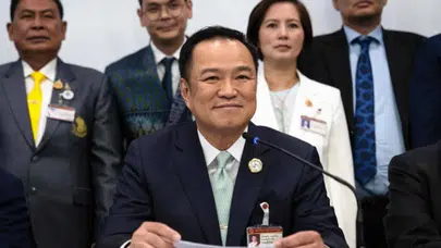 Tayland Başbakanı, parlamentoyu feshetme kararı aldı