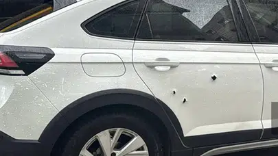 Park halindeki araç uzun namlulu silahla kurşunlandı!