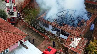 Erbaa’da çıkan yangın evi küle çevirdi