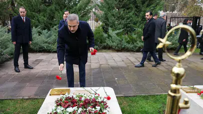 Bakan Fidan, Dışişleri Şehitliği’ni ziyaret etti