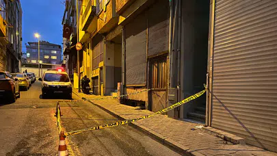 Bayrampaşa'da cam silerken düşen kadın ağır yaralandı