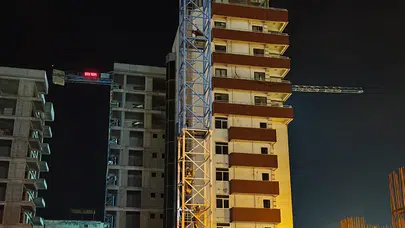 Hatay'da intihar girişimi: Vince çıkan şahsı itfaiye ikna etti