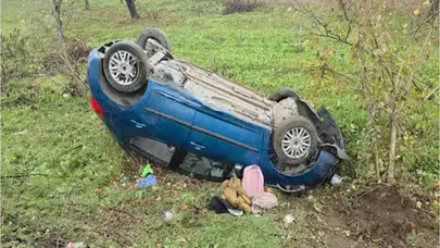 Bursa İnegöl’de otomobil tarlaya devrildi: 2 kişi yaralandı
