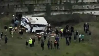 Esenyurt’ta otobüs şarampole yuvarlandı! Ölü ve yaralılar var