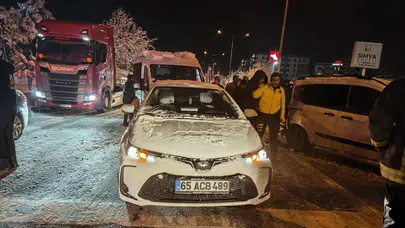Van'da 4 araçlık zincirleme kaza: 4 kişi yaralandı