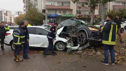 Şanlıurfa Siverek’te iki otomobil çarpıştı: 2 kişi yaralandı