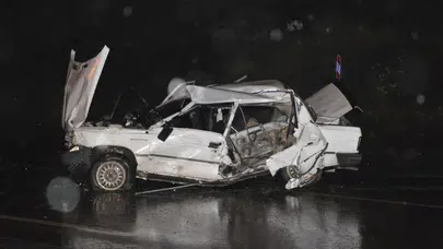 Samsun’da otomobil tıra çarptı!