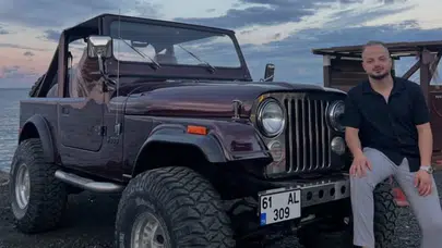 Trabzon’da çalıntı araç dehşeti: Kırmızı ışıkta bekleyen kuryeye çarptı