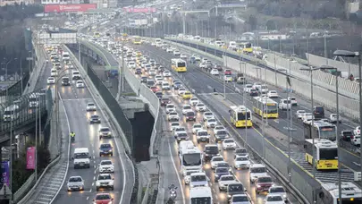 İstanbul'da trafik yoğunluğu %76 oldu