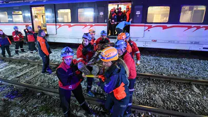 Raydan çıkan tren senaryosu: Menemen İZBAN’da deprem ve kaza tatbikatı