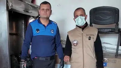 Hatay’da dönercide hijyen skandalı: Zabıta 'leş gibi kokuyor' dedi!