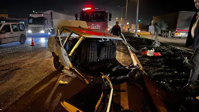 Hatay'da tırla çarpışan otomobil ikiye bölündü: Sürücü yaralandı