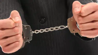 Balıkesir'de zeytin çalan 2 şüpheli tutuklandı