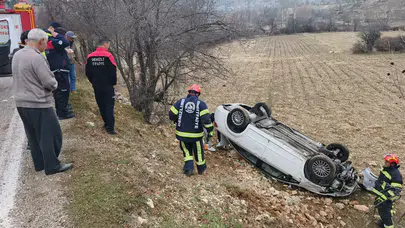 Denizli’de kontrolden çıkan otomobil tarlaya uçtu