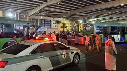 Mekke’de Türkleri taşıyan kafileye otobüs çarptı: 1 ölü, 2 yaralı