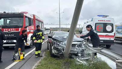 Tekirdağ Ergene’de otomobil direğe çarptı: 2 yaralı