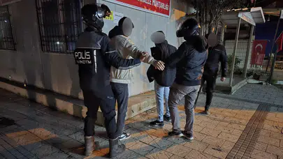 Adana'da uyuşturucu denetiminde 12 kişi gözaltına alındı