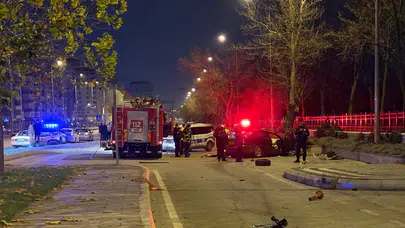 Kayseri'de otomobil kaldırıma çarparak 200 metre savruldu: 1 kişi öldü, 1 kişi ağır yaralandı