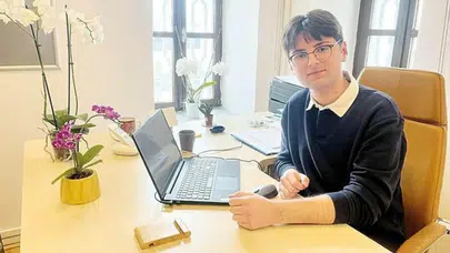 Kabataş Erkek Lisesi öğrencisi Cemil Türk, Harvard Üniversitesi'nden tam bursla aldı!