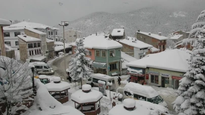 Kastamonu'nun 13 ilçesinde eğitime kar engeli!