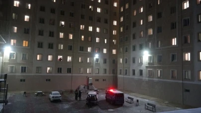 Yurdun 8'inci katından düşen genç can verdi!