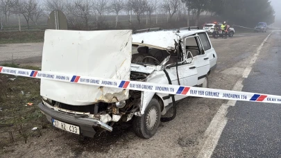 Çanakkale'de dehşet anları! Otomobil, tırın dorsesine çarptı: 1 ölü