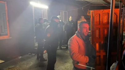 Silahla oynayan çocuk, ablasını vurdu!
